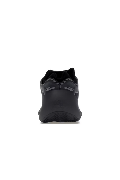700 V3 Trainers